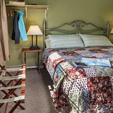 Alaska Garden Gate B&B Палмър Екстериор снимка