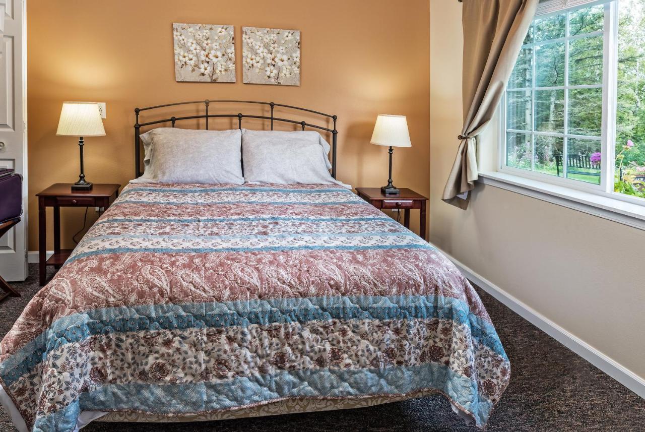 Alaska Garden Gate B&B Палмър Екстериор снимка