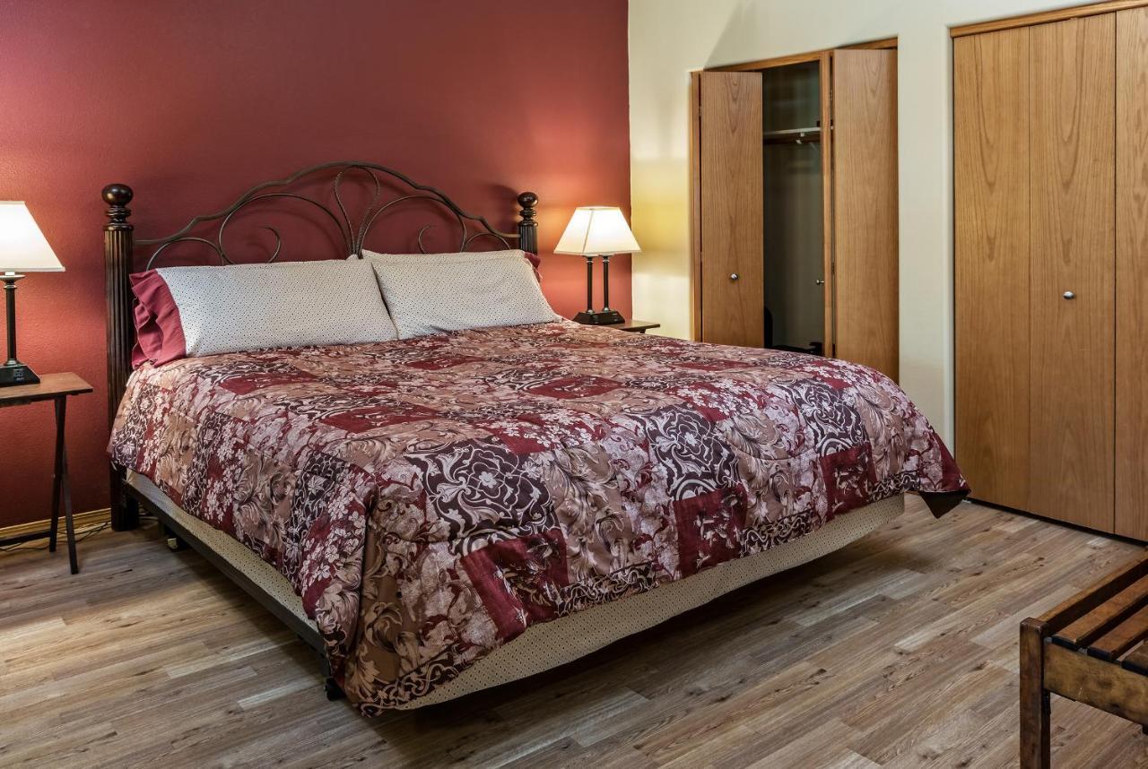 Alaska Garden Gate B&B Палмър Екстериор снимка
