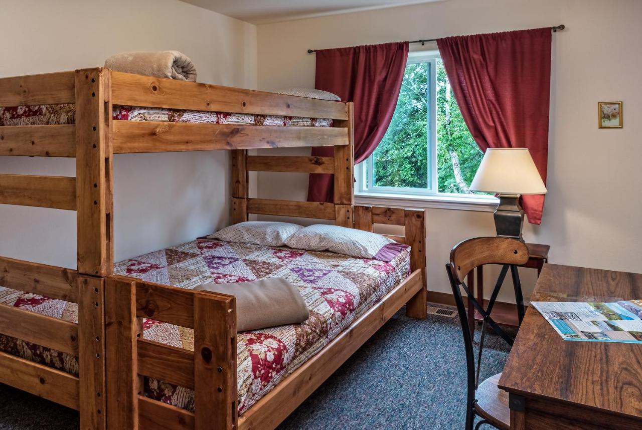 Alaska Garden Gate B&B Палмър Екстериор снимка